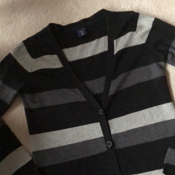 Gap kids cardigan! - Picture 2 of 6